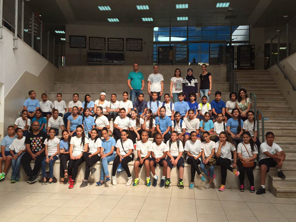 بالصور: مدرسة أجيال الثانوية تستقبل طلاب الصفوف السادسة من أجيال الابتدائية